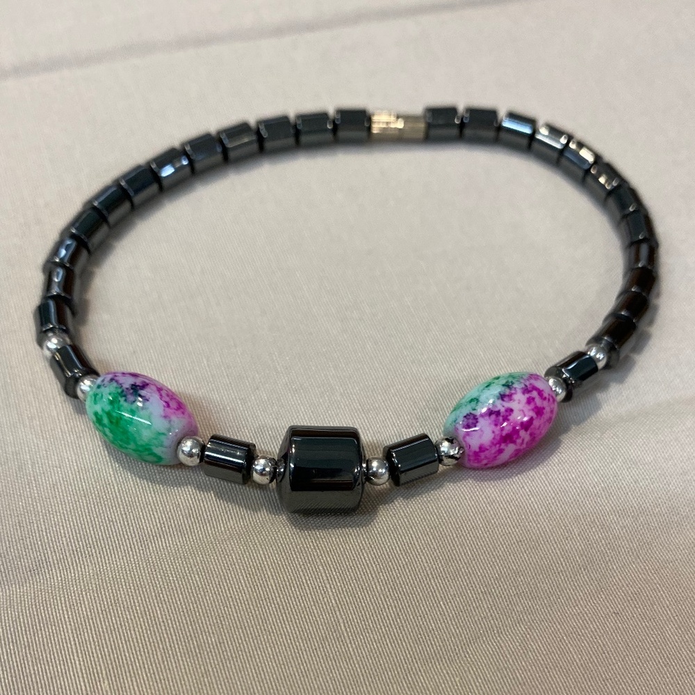 BLACK BEAD BRACELET